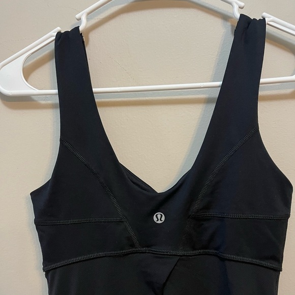 Black Run Tame Tank with Drawstring Hem Women’s 4 Lululemon Top - Picture 9 of 11